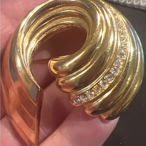 Vintage Christian Dior Gold Toned Swirl Rhinestone Brooch Pin - Picture 3 of 6